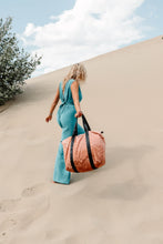 Kép betöltése a galériamegjelenítőbe: Desert Sand Weekender
