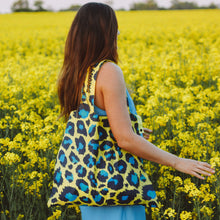 Kép betöltése a galériamegjelenítőbe: Yellow Leopard Skin Shopping Bag
